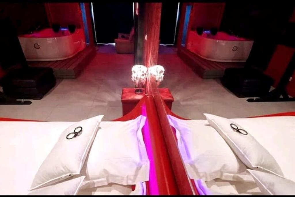 Appartement Balneo Et Sauna Prives The Red Room Mauguio Luaran gambar