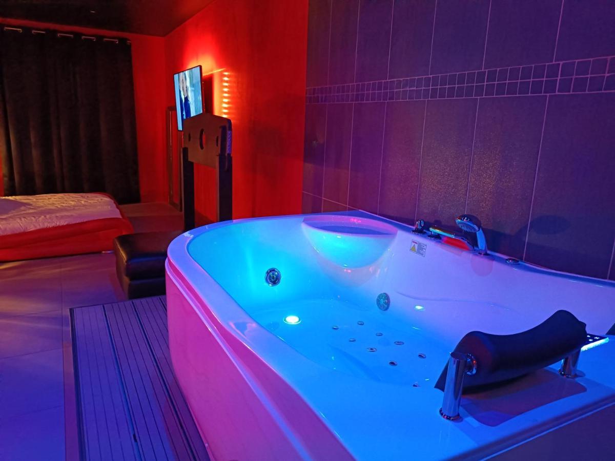 Appartement Balneo Et Sauna Prives The Red Room Mauguio Luaran gambar