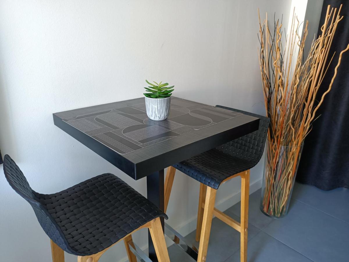 Appartement Balneo Et Sauna Prives The Red Room Mauguio Luaran gambar